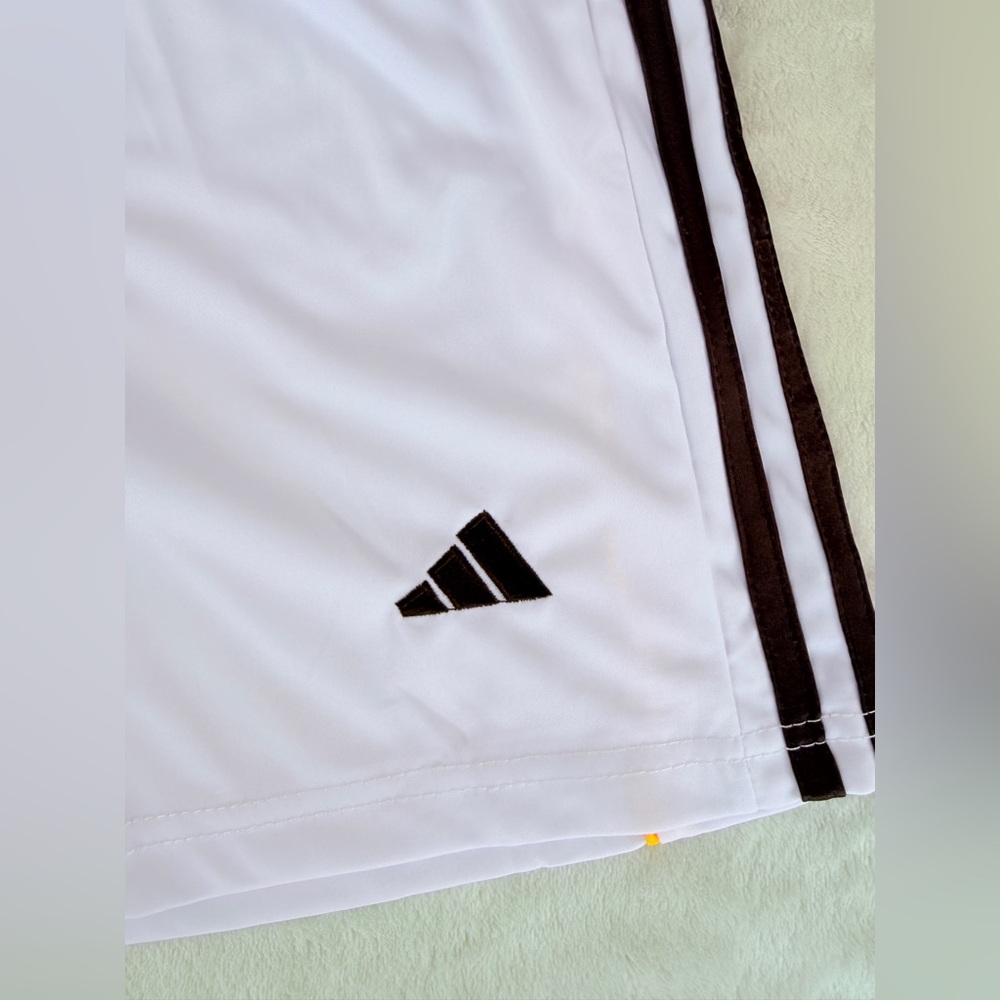 Set Real Madrid kids home kit 25/26 - Picture 7 of 8